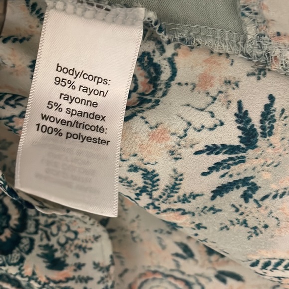 MAURICE’S SEA GREEN FLOWER PRINT TOP - Picture 5 of 6